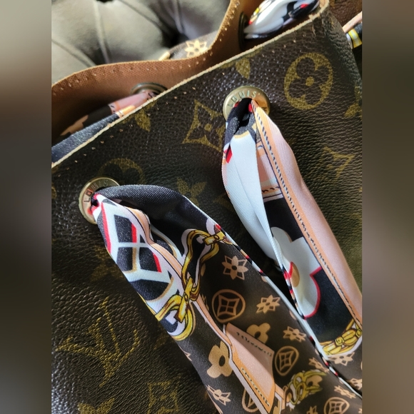 Guaranteed authentic Louis Vuitton GM bucket bag ...FREE SHIPPING - Picture 10 of 10